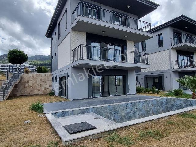 Deniz Manzaralı 4+2 Luks Yazlık