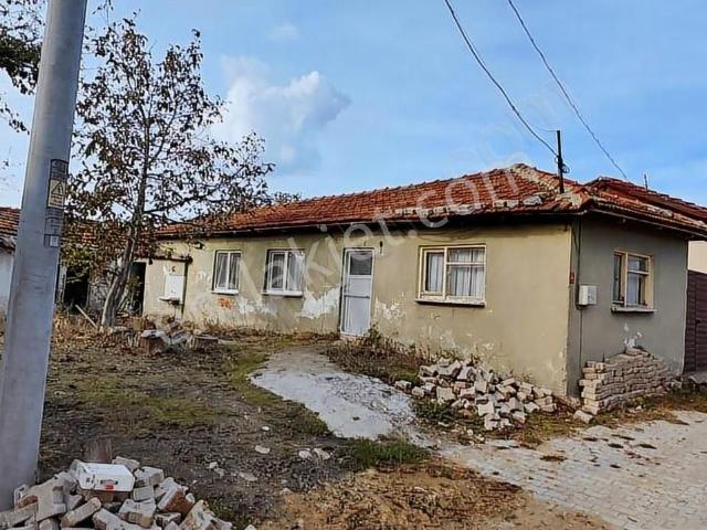 Satılık 616 M2 Arsa İçinde Müstakil Köy Evi