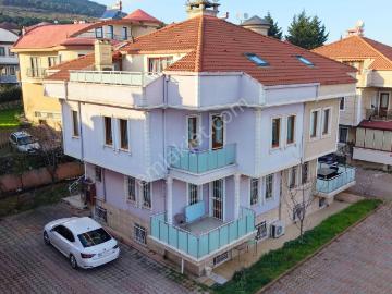 Satılık 6+2 Villa Karaçam Evleri Sitesi Merkezi Lokasyon
