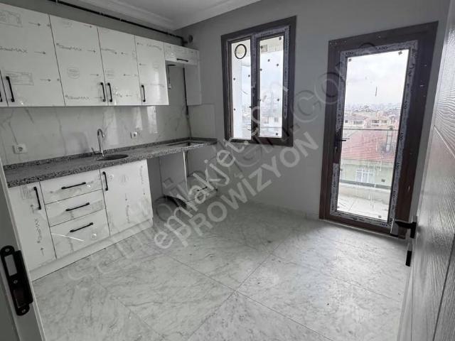 Satılık*sultanbeyli Merkezde 3+1 Arakat Daire*kapalı Otopark