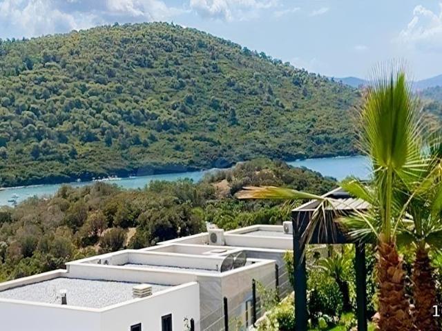 SATILIK Bodrum Adabükü İris Evleri 2+1 Bahçekatı 2Banyolu Plajlı
