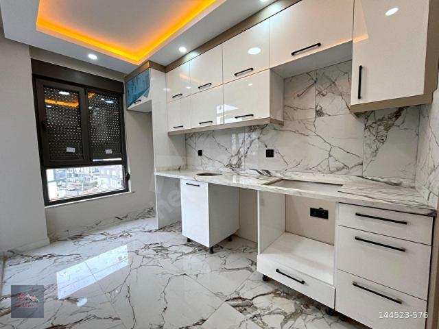 SATILIK DAİRE 2+1 AYRI MUTFAKLI KATTA TRAMVAYA YAKIN KONUM