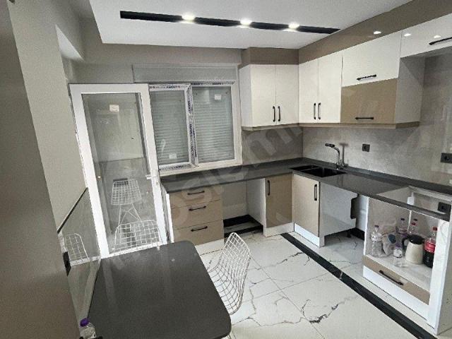 SATILIK GÖÇERLER MAHALLESİ'NDE 2+1 HERŞEYİ AYRI ASANSÖRLÜ 1. KAT ELEKTRİKLİ PANJURLU 110 M2 DAİRE