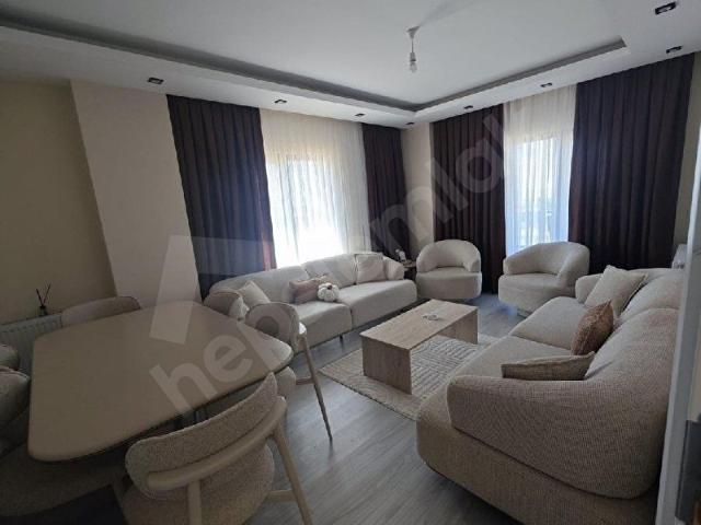 SATILIK LÜKS 2+1 DAİRE GÖL MANZARALI VİLLALAR ARASI