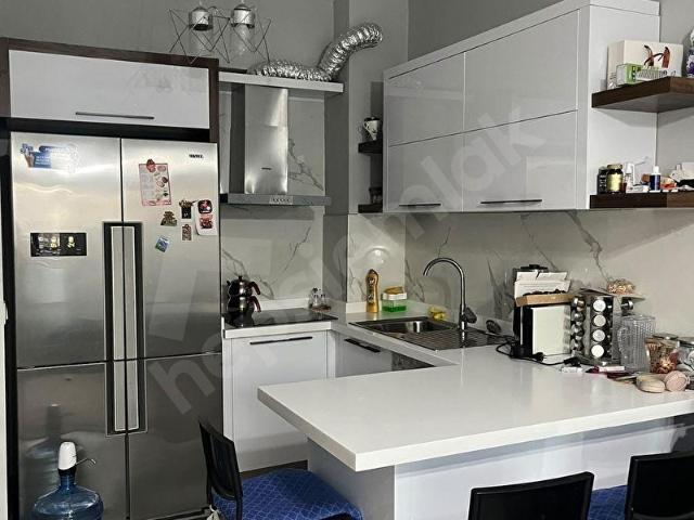SATILIK PARK YAŞAM BORNOVA'DA 3.KAT 2+1 FULL EŞYALI HAVUZLU