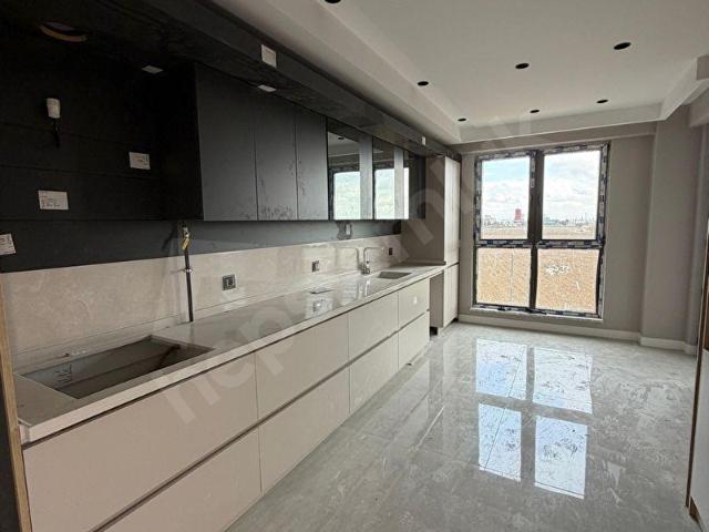 SATILIK SIFIR YENİŞEHİR MAHALLESİNDE 3+1 160m2 EBEVEYN BANYOLU ARAKAT ULTRA LÜKS DAİRE !