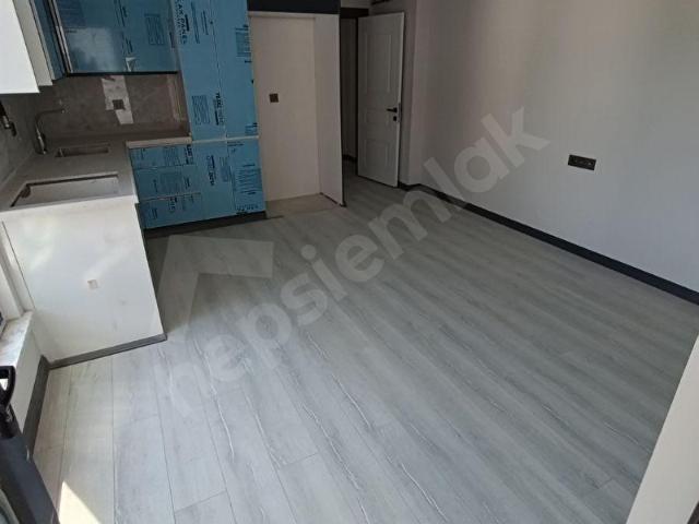 SATILIK 2+1SIFIR DAİRE ARA KAT 80 M2