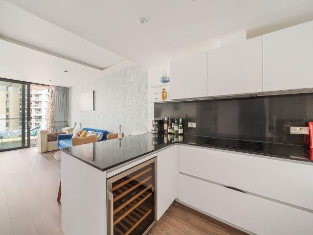 Satin House, Piazza Walk E1, 2 bed flat to rent, £4,500 pcm | PrimeLocation