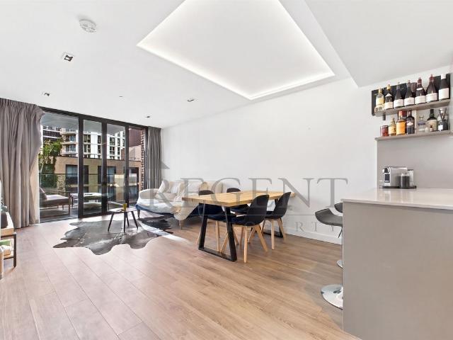 Satin House, Piazza Walk E1, 2 bed flat to rent, £4,200 pcm | PrimeLocation