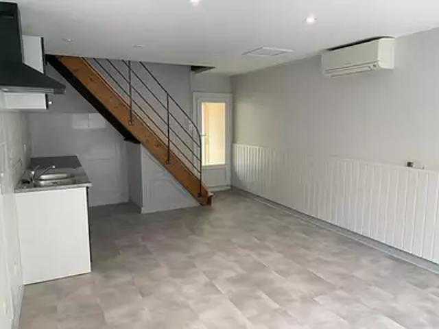 Sauveterre de Guyenne 33540 Location maison 2 pièces t2 terrasse