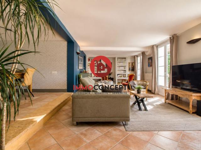 SAUVETERRE ? Propriété familiale de caractère avec piscine