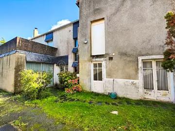 Sauzé Vaussais 79190 Achat / Vente maison 7 pièces t7 jardin terrasse