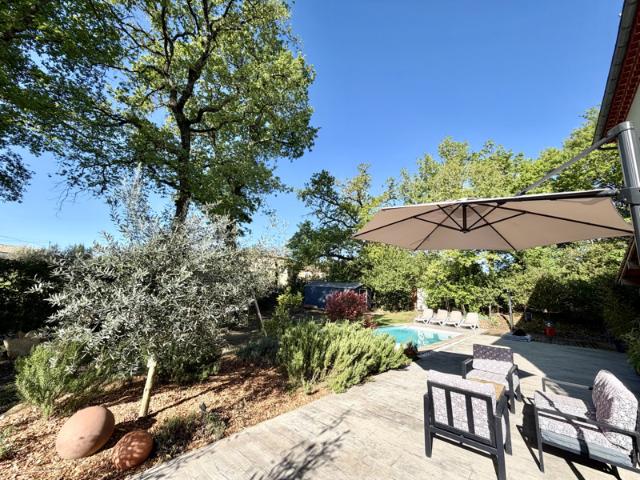 Ensemble immobilier, 2 maisons piscine