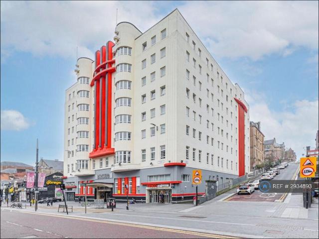 Sauchiehall St, Glasgow, G2 2 bed flat to rent £1,550 pcm £358 pw