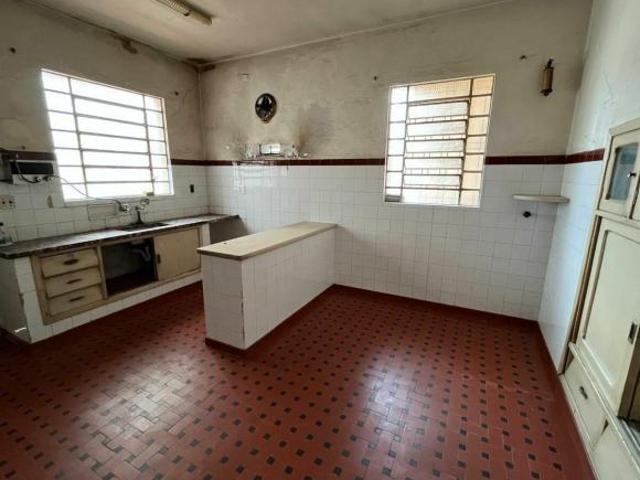 Saúde, Casa Térrea Residencial de 300m² com 3 dormitórios, 6 vagas