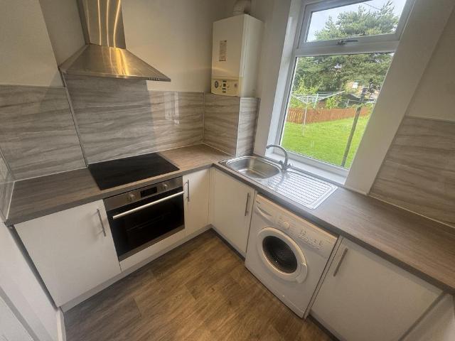 Saughton Gardens, EDINBURGH, EH12 5TF 2 bed apartment to rent £1,225 pcm £283 pw