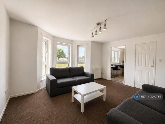 Saughton Road, Edinburgh, EH11 2 bed flat to rent £1,350 pcm £312 pw
