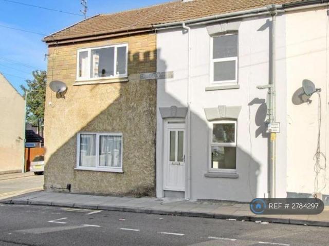 Saunders St, Gillingham, ME7 3 bed terraced house to rent £1,400 pcm £323 pw