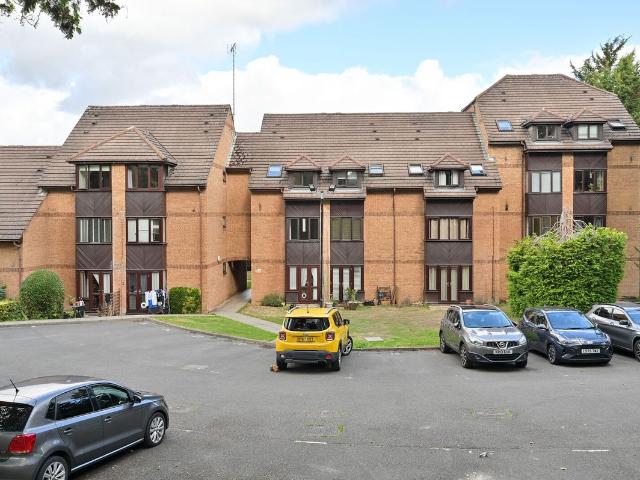 Savanna Court WD18, Watford, 1 bed flat to rent, £1,400 pcm | PrimeLocation