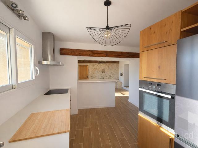 SAVASSE, maison en pierre de 165 m2