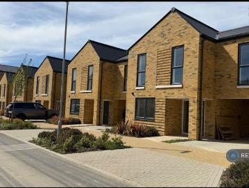 Savery Avenue, Swanscombe, DA10 3 bed terraced house to rent £2,400 pcm £554 pw