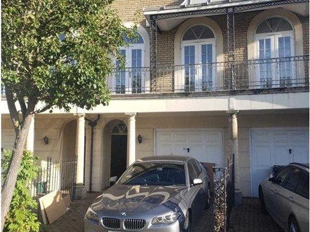 Savery Drive, Surbiton KT6, 4 bed terraced house to rent, £4,000 pcm | PrimeLocation
