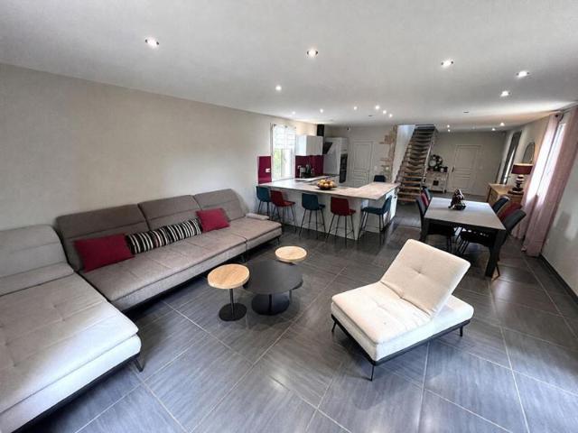 SAVIGNY, maison 189m2 sur terrain avec dépendance