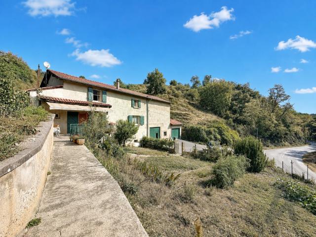 SAVIGNY Maison ancienne avec grand terrain et nombreuses dépendances Exclusivité ARLIM