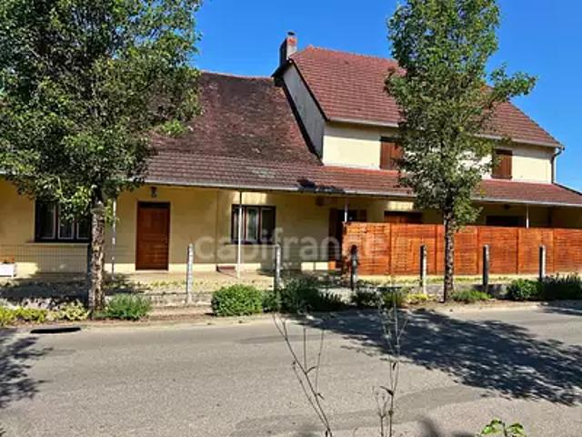 Savigny en Revermont 71580 Achat / Vente maison 11 pièces t11 jardin cave