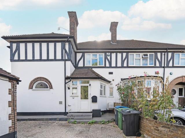 Savile Close, New Malden KT3, 3 bed semi detached house to rent, £3,500 pcm | PrimeLocation
