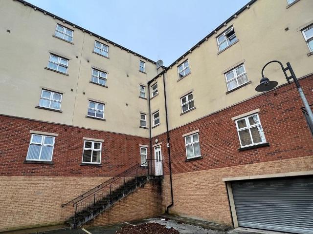 Savile Grange Apartments, Halifax, HX1 2 bed apartment to rent £800 pcm £185 pw