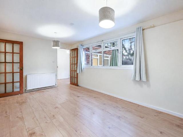 Savill Gardens, Raynes Park, London. 4 bed terraced house to rent £2,650 pcm £612 pw