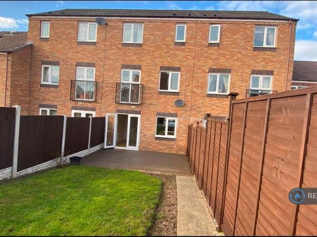 Saville Close, Wellington, Telford, TF1 4 bed terraced house to rent £1,225 pcm £283 pw
