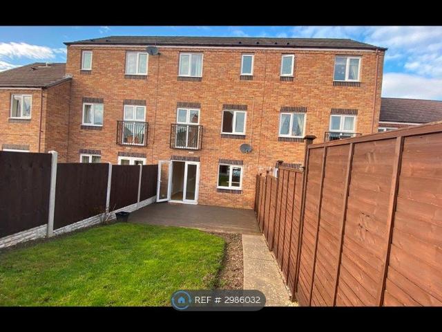 Saville Close, Wellington, Telford TF1, 4 bed terraced house to rent, £1,225 pcm | PrimeLocation