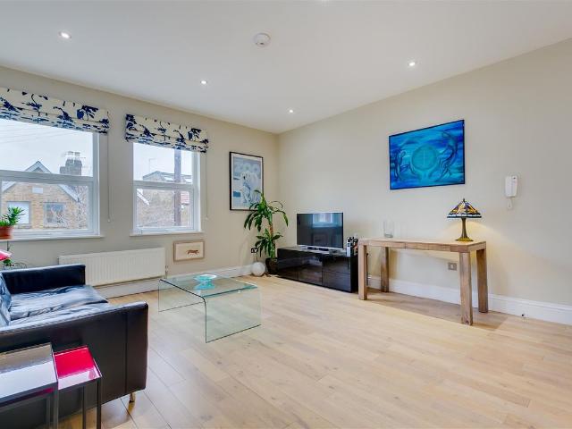 Saville Road, London W4, 1 bed flat to rent, £1,750 pcm | PrimeLocation