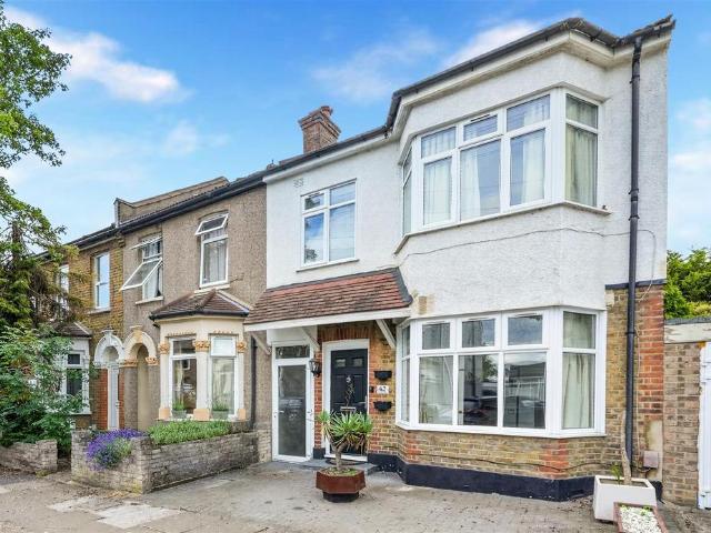 Saville Road, Romford 4 bed end of terrace house to rent £2,300 pcm £531 pw