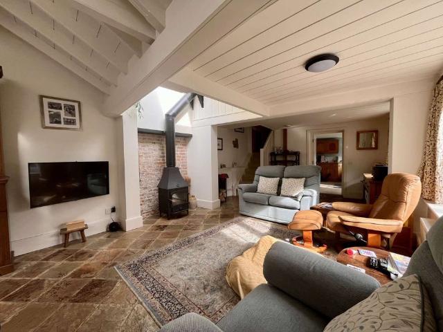 SAVILLS NEWBURY: A fantastic home offering Hungerford living at it's best