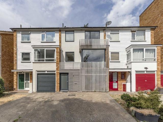 Savona Close, Wimbledon SW19, 4 bed property to rent, £5,500 pcm | PrimeLocation