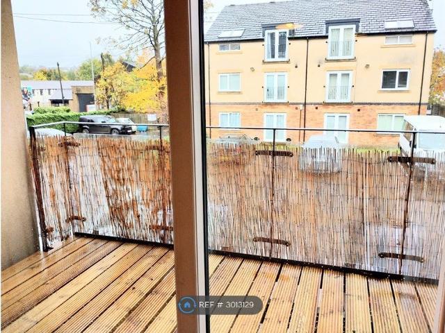 Savoy Court, Stanningley, Pudsey LS28, 2 bed flat to rent, £795 pcm | PrimeLocation