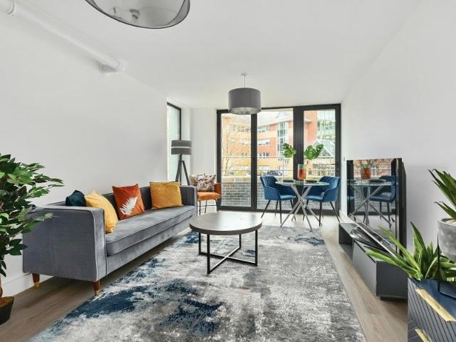 Savoy Place, Farnborough, Hampshire, GU14