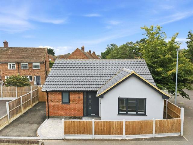 Sawkins Avenue, Great Baddow, Essex CM2, 1 bed detached bungalow to rent, £1,650 pcm | PrimeLocation