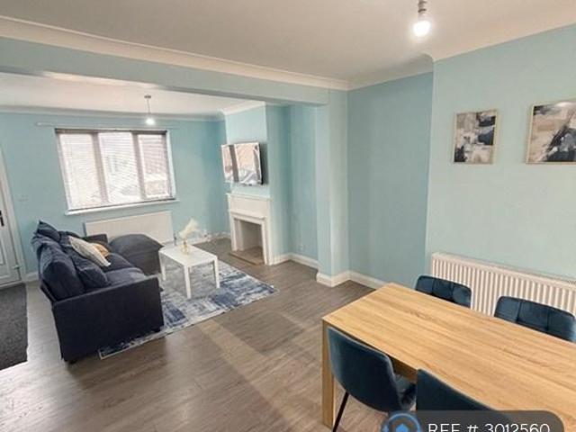 Saxton Street, Gillingham, ME7 1 bed in a house share to rent £550 pcm £127 pw