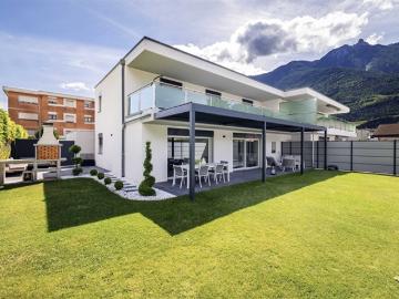 Saxon – Wunderschöne zeitgenössische 5.5 Zimmer Villa