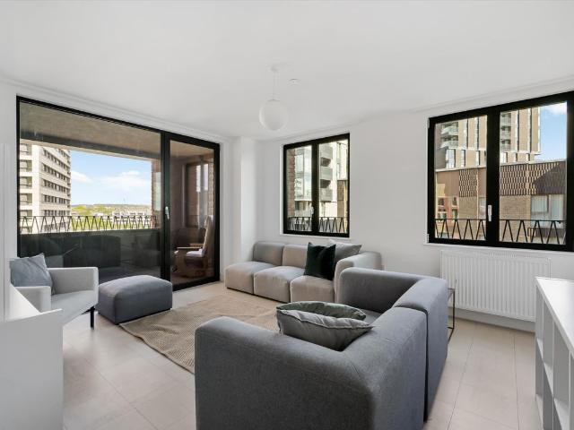 Saxon Court, York Way, London N1C, 3 bed flat to rent, £4,500 pcm | PrimeLocation