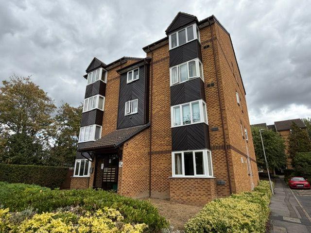Saxon Close, Surbiton KT6, Studio to rent, £1,195 pcm | PrimeLocation