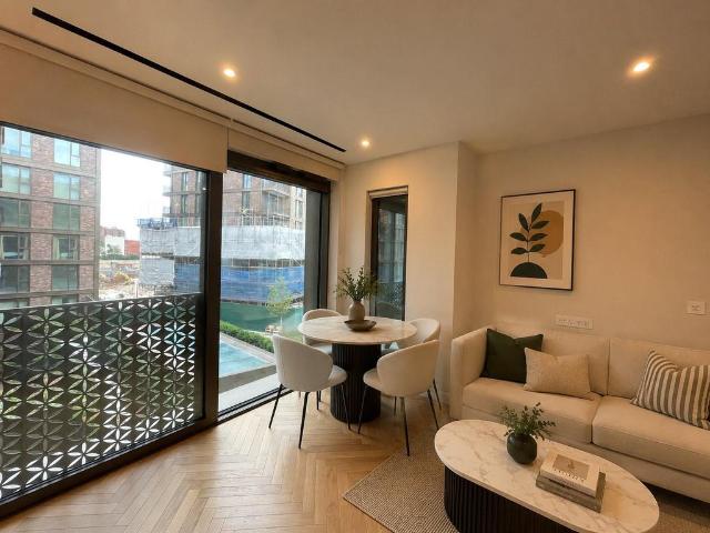 Saxon House, Kings Road Park, SW6 1 bed property to rent £2,950 pcm £681 pw