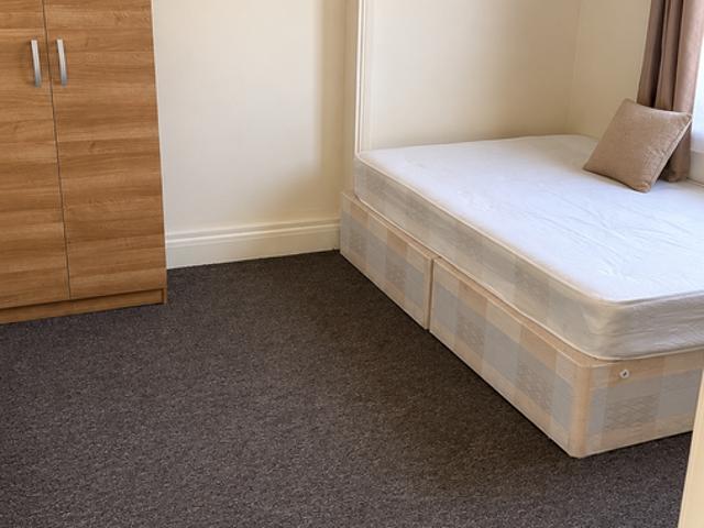 Saxon Road, London SE25, 1 bed flat to rent, £1,300 pcm | PrimeLocation