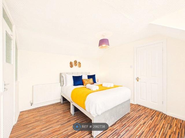 Saywell Road, Luton LU2, 3 bed semi detached house to rent, £3,750 pcm | PrimeLocation