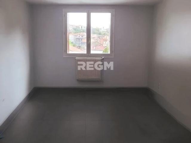 Sayat 63530 Maison de 130 m2 avec T1 indépendant. 130m² Sayat