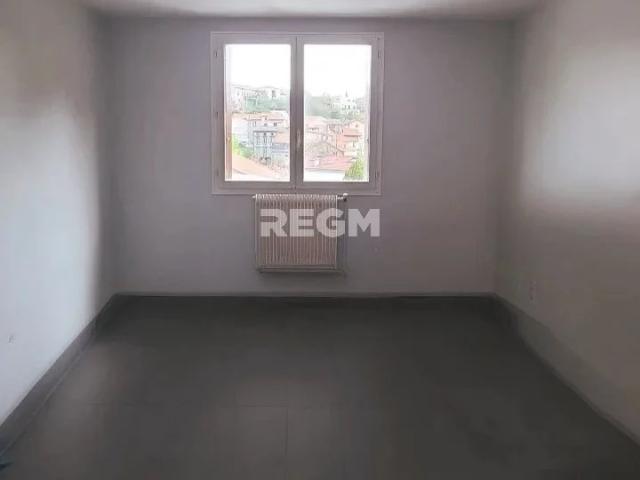 Sayat 63530 Maison de 130 m2 avec T1 indépendant